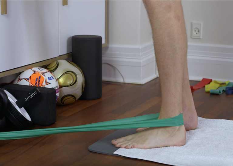 One leg squat anterior ankle stability w. power band